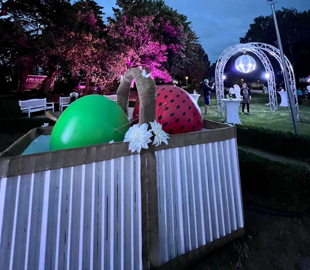 Verleih von Großdekoration | Picknick Korb XXL mieten in Wismar, Schwerin, Rostock