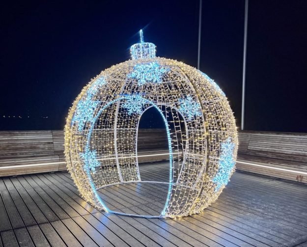 XXL Christbaumkugel outdoor mieten in Wismar, Schwerin, Rostock